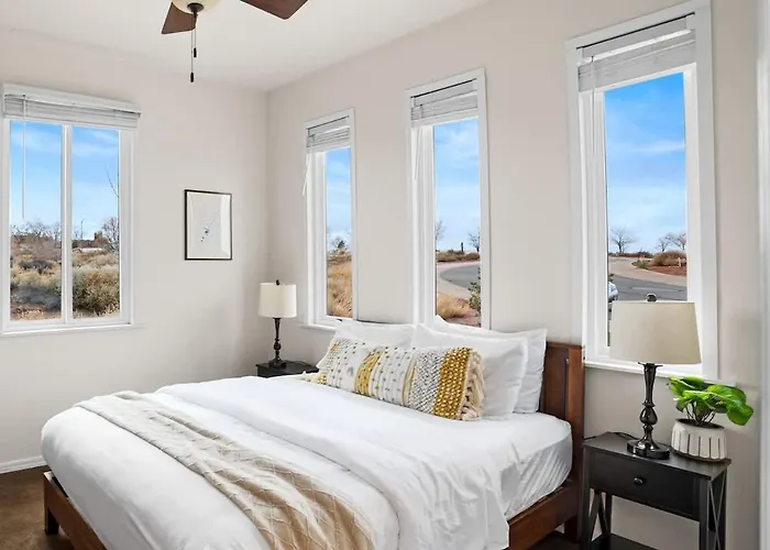 The Cliff Dweller - Peaceful Escape 50-mile Views *